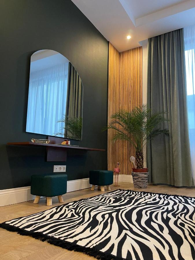 Nova Lake Apartamente Wild Jungle Satu Mare Exteriör bild